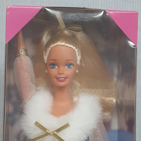 Skating Dream Barbie Doll 1996 Mattel #17244 New In Box Special Edition Walmart - Picture 2 of 9